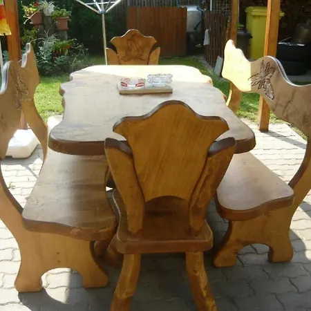 Klimatisierte In Mit Moeblierter Terrasse *